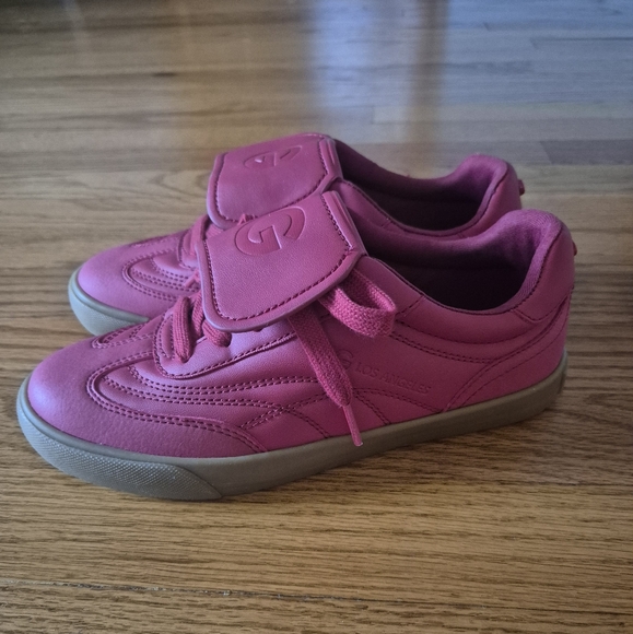 G by GUESS Women's Red Lace-Up Sneakers,  size 6 NWOB - Picture 1 of 12